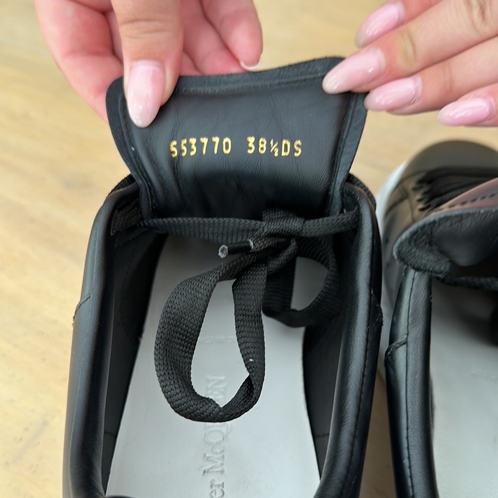 Alexander McQUEEN Oversized Sneakers Color: Black Size: 38 1/2 E - Picture 4 of 6